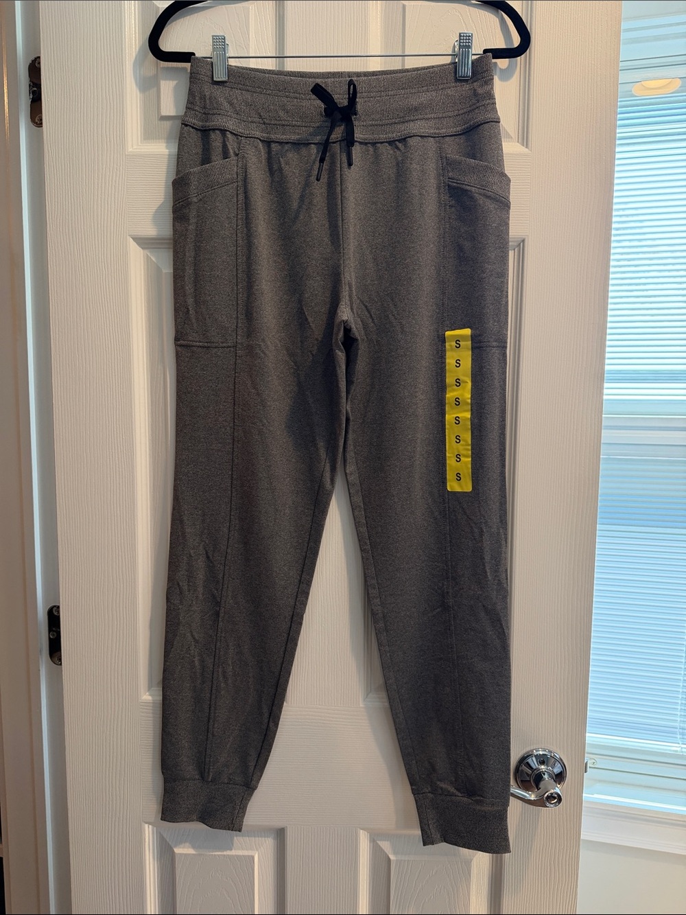 32 Degrees Women's Gray Active Jogger Pants Small NWOT - Picture 2 of 6